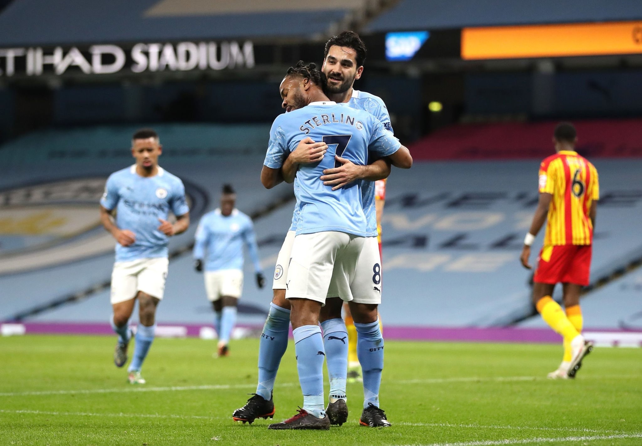 但他始终相 但他始终相